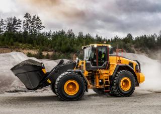 Kolové nakladače Volvo L220 