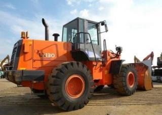 Kolové nakladače Hitachi LX 130