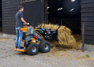 Kolové nakladače Giant SK252D