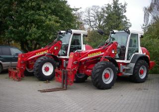 Kolové nakladače Redrock TH 280