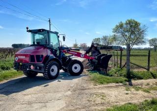 Kolové nakladače Yanmar V7-HW