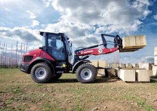 Kolové nakladače Yanmar V7-HW