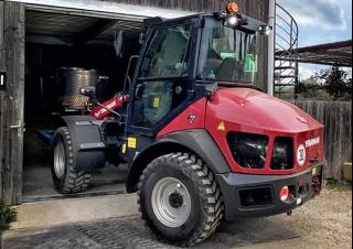 Kolové nakladače Yanmar V7
