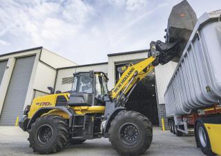 Kolové nakladače New Holland W170D LR