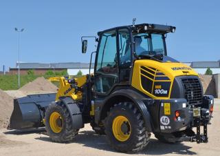 Kolové nakladače Komatsu WA100M-8E0