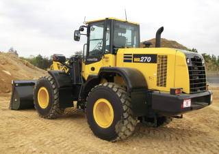 Kolové nakladače Komatsu WA200-7