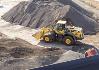 Kolové nakladače Komatsu WA380-8E0