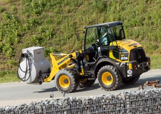 Kolové nakladače Komatsu WA80M-7