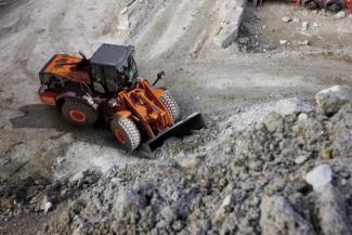 Kolové nakladače Hitachi ZW250-5B