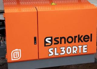 Nůžkové pracovní plošiny Kolové nůžkové plošiny Snorkel SL30RTE