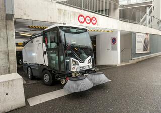 Technika pro letní údržbu Pouliční zametače Kompaktní zametače Bucher-Schörling C202
