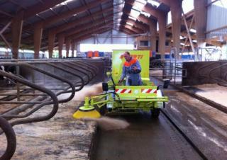 Technika pro letní údržbu Pouliční zametače Kompaktní zametače Storti Sweeper
