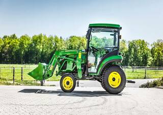 Vozidla Komunální multifunkční naftová vozidla John Deere 2032 R