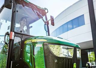 Vozidla Komunální multifunkční naftová vozidla John Deere 2038 R
