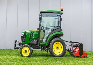Vozidla Komunální multifunkční naftová vozidla John Deere 2038 R