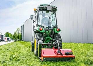 Vozidla Komunální multifunkční naftová vozidla John Deere 3039 R