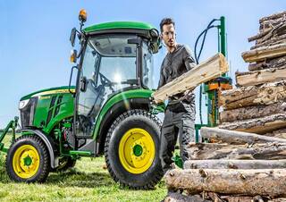 Vozidla Komunální multifunkční naftová vozidla John Deere 3046 R