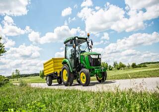 Vozidla Komunální multifunkční naftová vozidla John Deere 3046 R