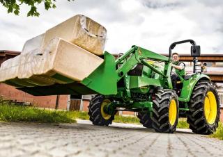 Vozidla Komunální multifunkční naftová vozidla John Deere 4052 M