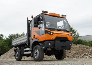 Vozidla Komunální multifunkční naftová vozidla Aebi MT 770
