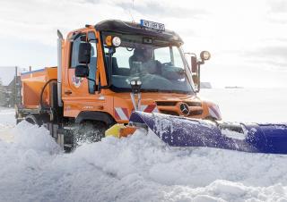 Vozidla Komunální multifunkční naftová vozidla Unimog U 527 Euro 6