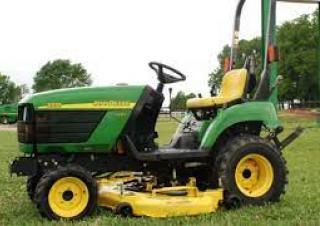 Vozidla Komunální traktory John Deere 2210