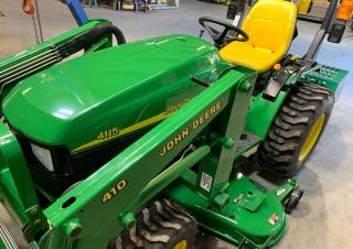 Vozidla Komunální traktory John Deere 4115
