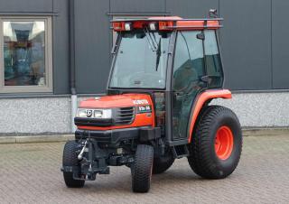 Vozidla Komunální traktory Kubota ST 35 a