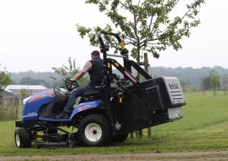 Zahradní traktory a ridery Iseki SXG 326