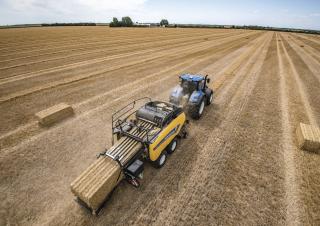 Lisy na hranolové balíky + Lisy na obří balíky New Holland BB 1290 Plus