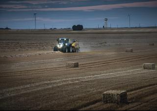 Lisy na hranolové balíky + Lisy na obří balíky New Holland BB 1290 RC Plus