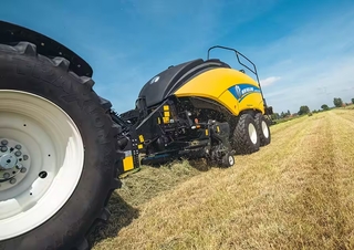 Lisy na hranolové balíky + Lisy na obří balíky New Holland BB 870 PC Plus