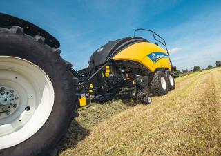 Lisy na hranolové balíky + Lisy na obří balíky New Holland BB 870 Plus