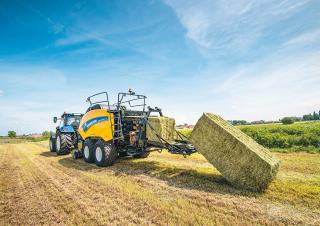 Lisy na hranolové balíky + Lisy na obří balíky New Holland BB 870 Plus