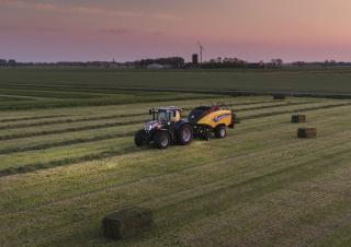 Lisy na hranolové balíky + Lisy na obří balíky New Holland BB 890 PC Plus