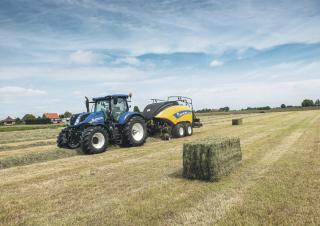 Lisy na hranolové balíky + Lisy na obří balíky New Holland BB 890 RC Plus