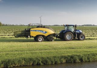 Lisy na hranolové balíky + Lisy na obří balíky New Holland BB 890 Standart