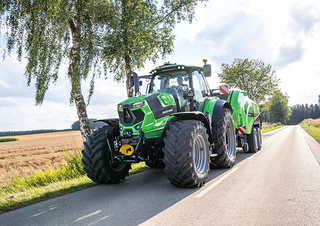 Lisy na hranolové balíky + Lisy na obří balíky DEUTZ-FAHR BigMaster 698