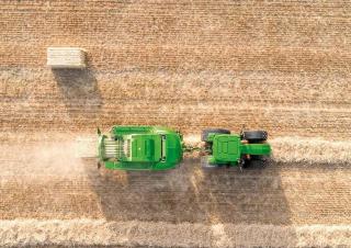Lisy na hranolové balíky + Lisy na obří balíky John Deere L634