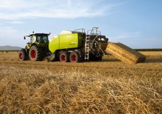 Lisy na hranolové balíky + Lisy na obří balíky Claas Quadrant 5200 FC