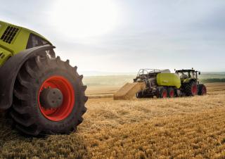 Lisy na hranolové balíky + Lisy na obří balíky Claas Quadrant 5200 FC