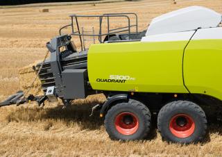 Lisy na hranolové balíky + Lisy na obří balíky Claas Quadrant 5300 RF