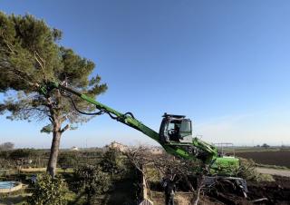 Manipulátory s materiálem Sennebogen 718M E