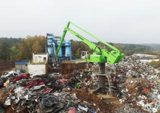 Manipulátory s materiálem Sennebogen 8130 EQ