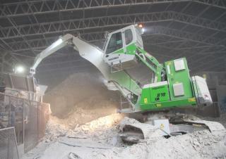 Manipulátory s materiálem Sennebogen 818R E 