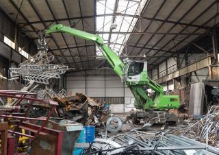 Manipulátory s materiálem Sennebogen 821M E 