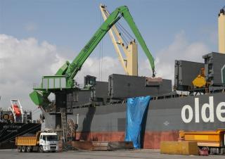 Manipulátory s materiálem Sennebogen 880 EQ