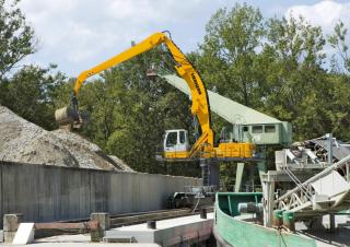 Manipulátory s materiálem Liebherr ER 944 C High Rise Litronic