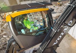 Manipulátory s materiálem Volvo EW200E