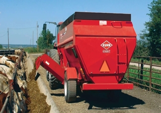 Krmná technika Míchačky krmiv Kuhn Knight 4142